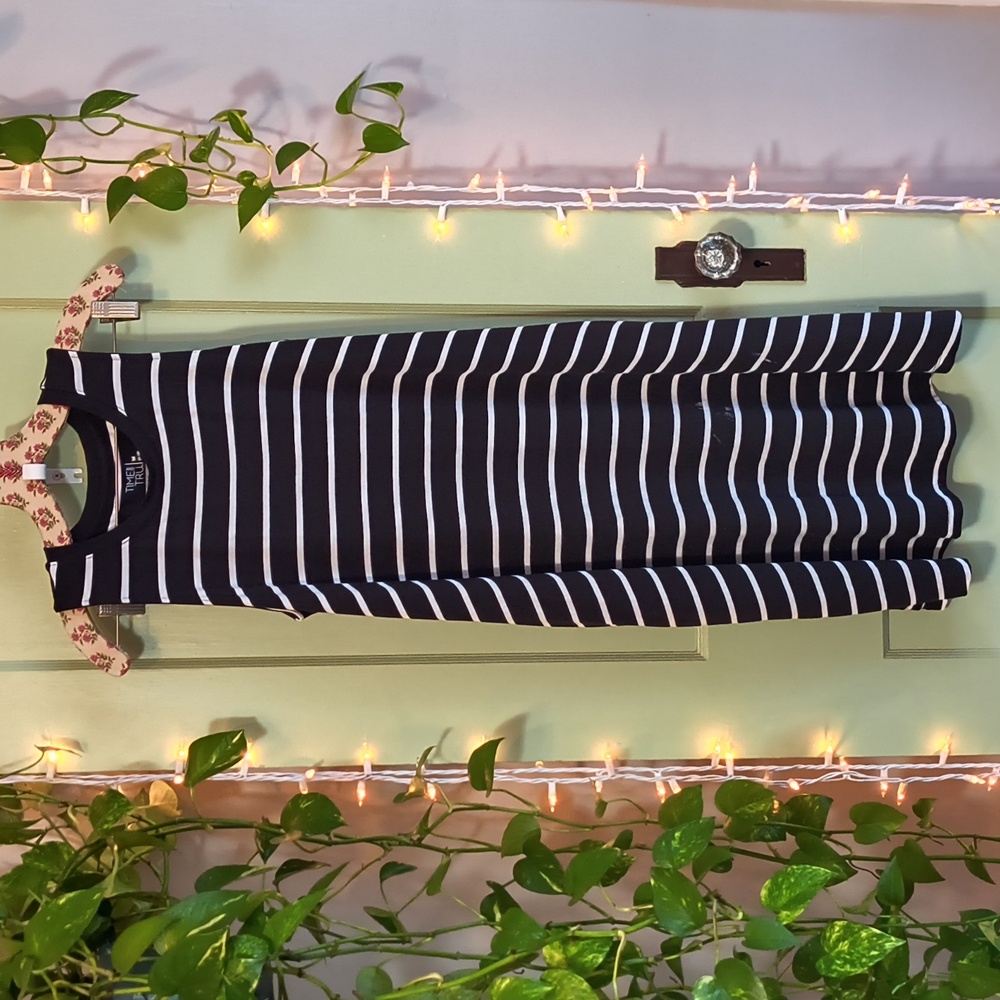 Women's Time And Tru Black White Sleeveless 2 Pocket Asymmetric T-shirt Dress M